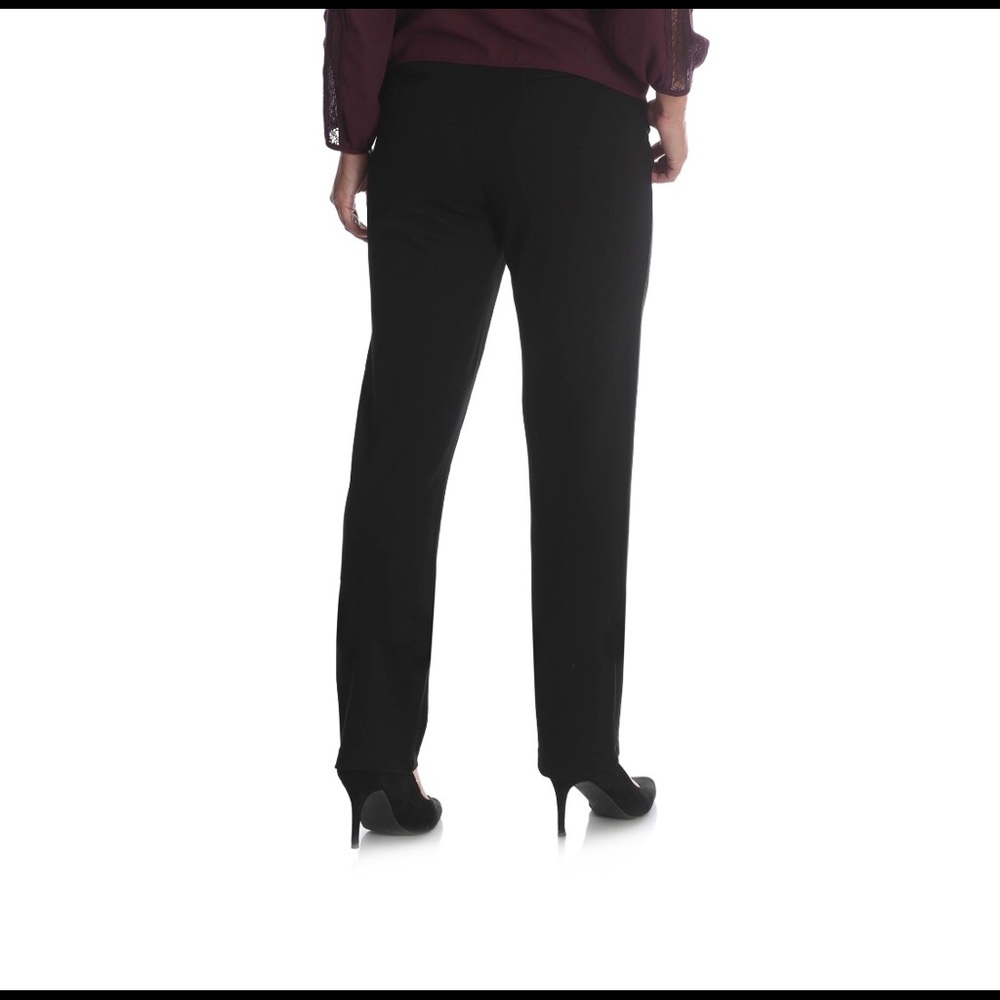 ⚠️SALE⚠️NWT Women’s Lee Rider - Straight Leg - Picture 3 of 3